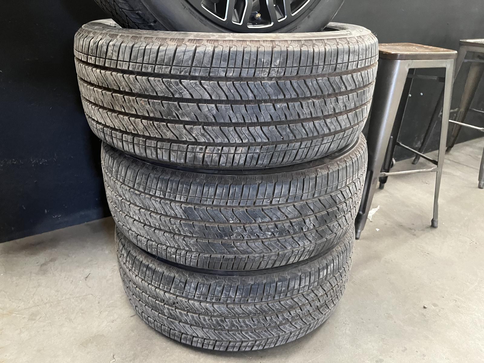 LLANTAS BRIDGESTONE 375/50R22 CON SU RIN